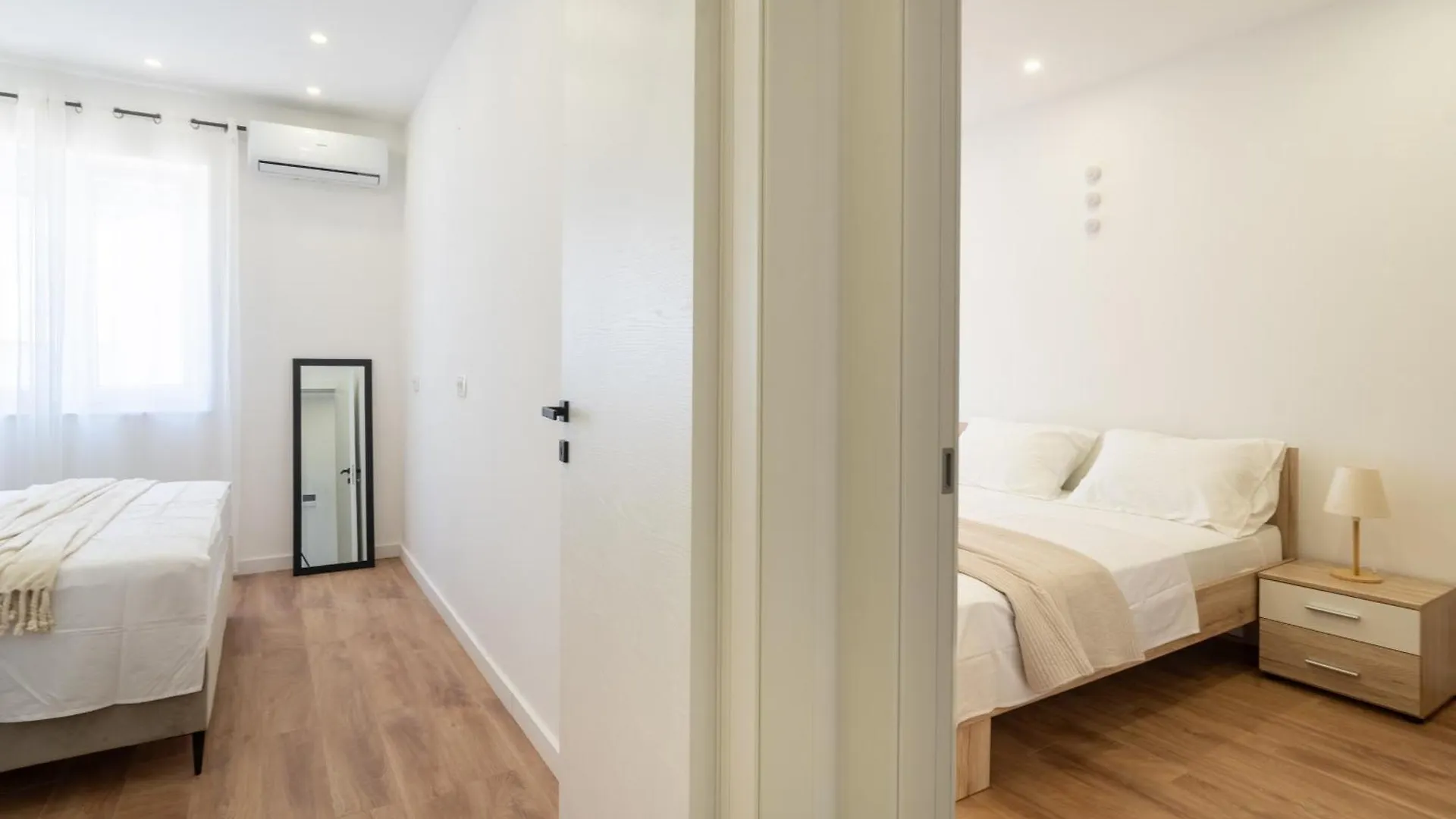 アパート Marina Heights Residence ザダル