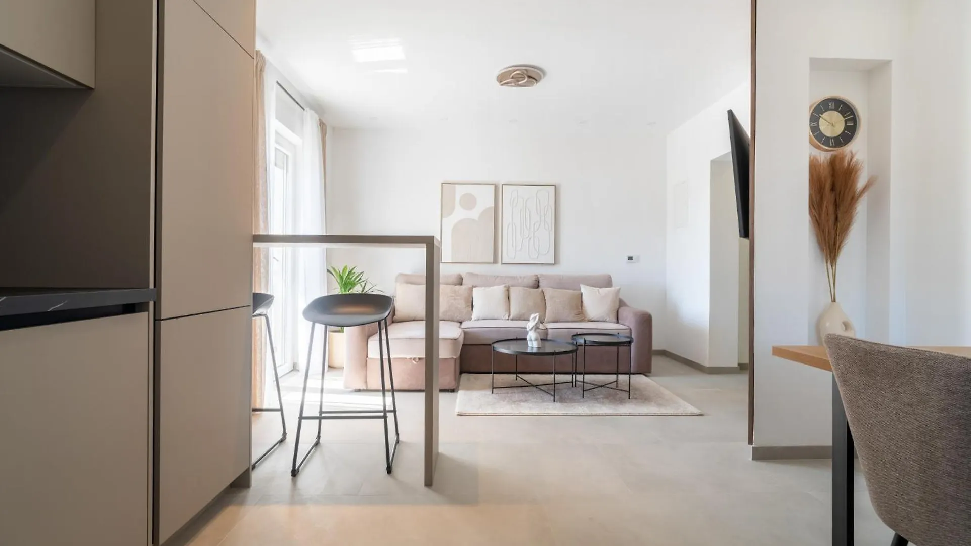 Marina Heights Residence ザダル
